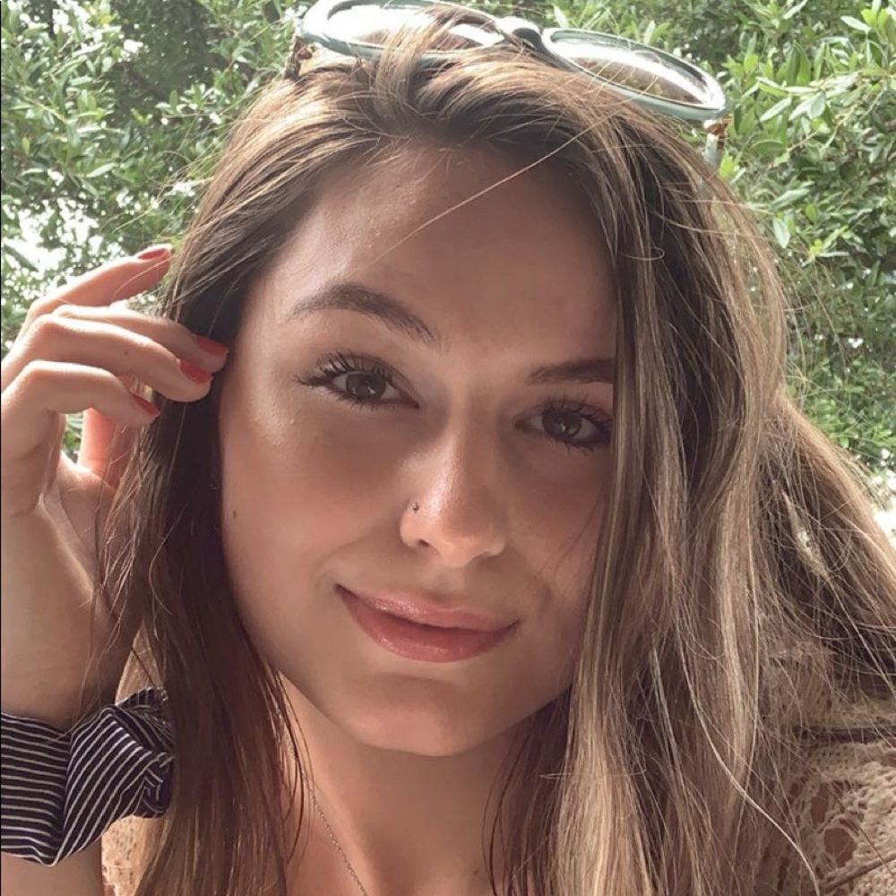 Meet your Posher, Eliana